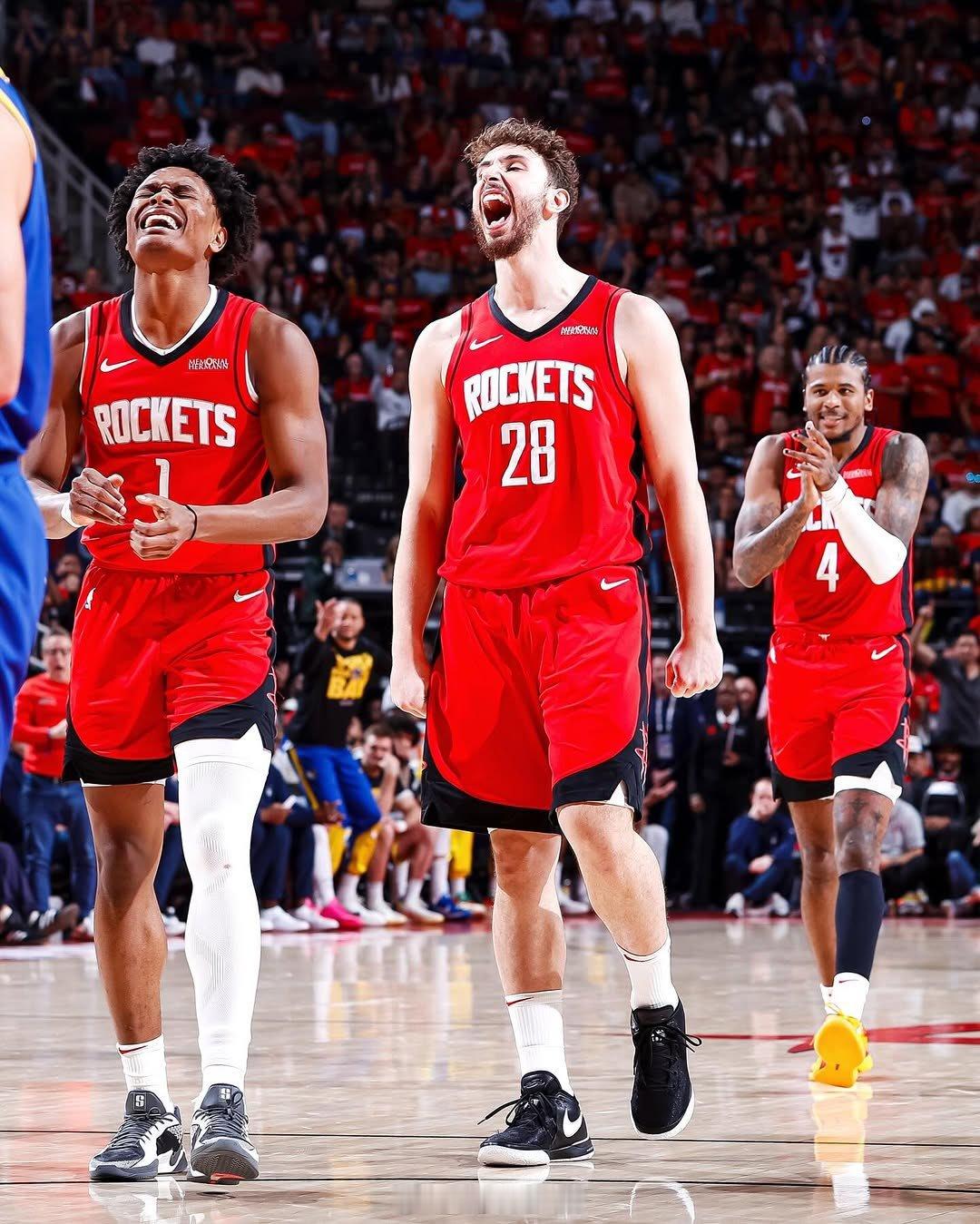 九游体育登录关于赛地聚焦——NBA季后赛加时末段热度飙升；芝加哥公牛豪取连胜；赛场秩序良好；纪律约束更严格的信息